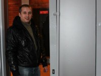 Проблема: разбит стеклопакет, требуется переклинка створки и переустановка ручки Проблема: разбит стеклопакет, требуется переклинка створки и переустановка ручки